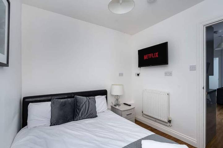 Ganze Wohnung, En-suite Flat • Kitchen • Quiet Near Shops & Bus in Swansea, Swansea und Umgebung