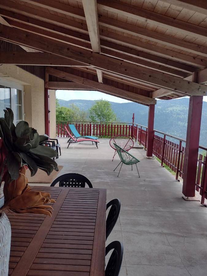 Gîte pour 7 personnes, avec balcon dans Station De Ski Du Brabant