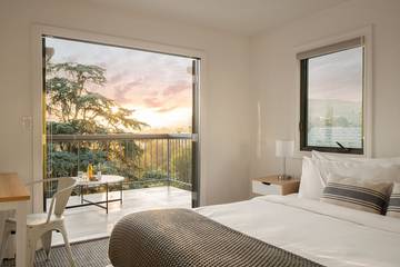 Vacation House for 14 Guests in Los Feliz, Los Angeles, Picture 3