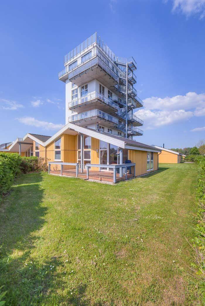 Ferienhaus für 4 Personen, mit Whirlpool und Sauna sowie Terrasse und Garten in Rechlin - 2