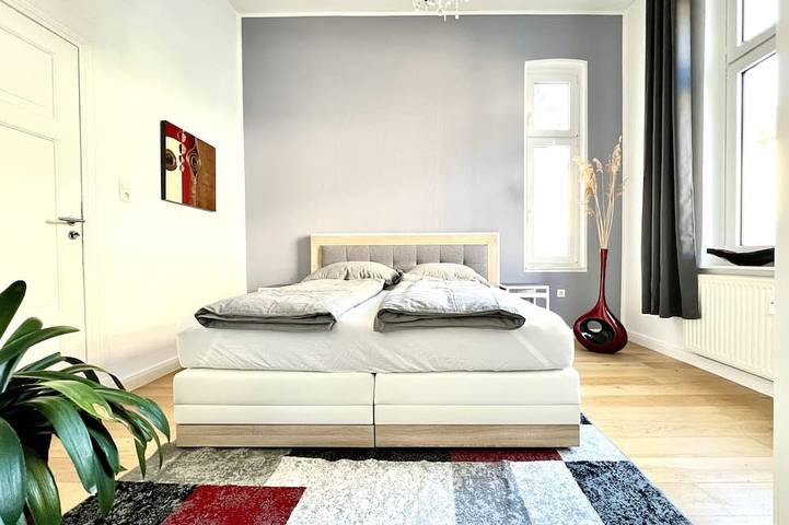Ganze Wohnung, Geräumiges City-Apartment mit 2 Badezimmer und Parkplätzen in Oldenburg, Niedersachsen