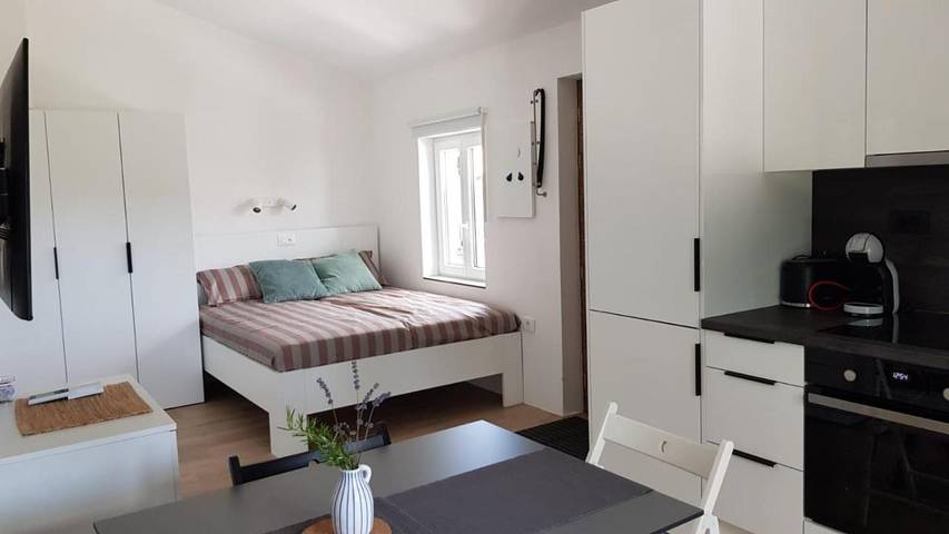 Ferienwohnung für 2 Personen, mit Pool und Ausblick sowie Garten in Piran - 3