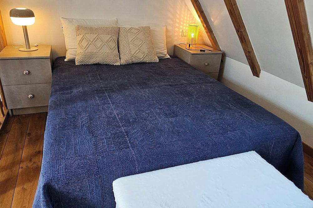 Cosy house in the heart of the Vallon in Marcillac-Vallon, Macizo Central