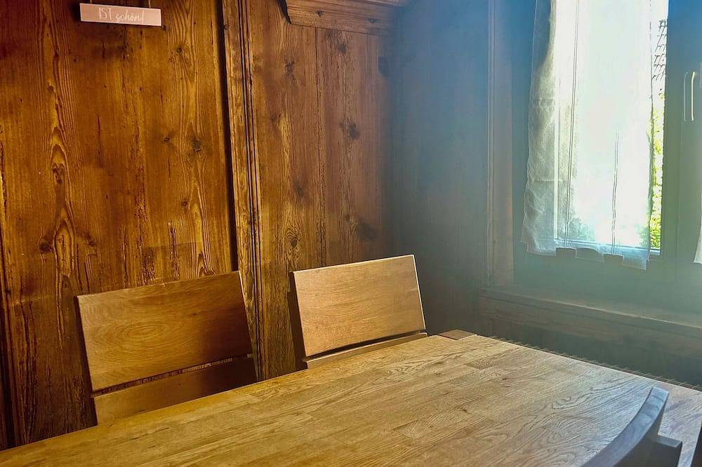 Ganze Wohnung, Gemütliche Fewo in bäuerlichem Gehöft mit traumhaften Garten in Oberplanitzing, Kaltern an der Weinstraße