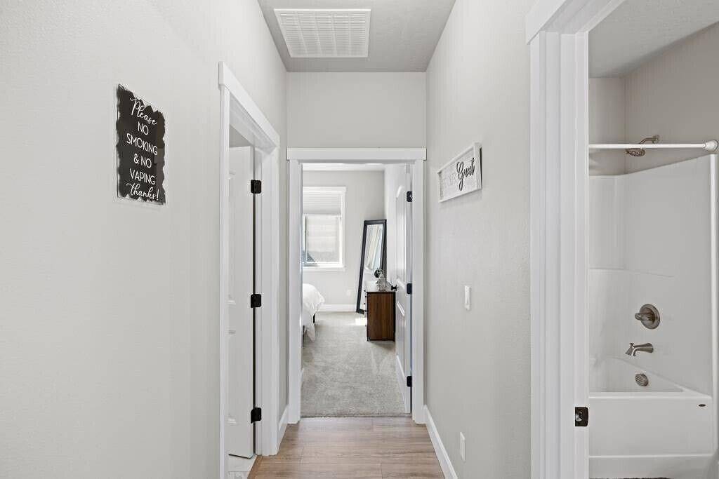 New house! Hot Tub and fire-pit waiting for you. in Kennewick, Washington