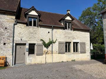 Location de vacances pour 4 personnes, avec jardin à Lusigny-sur-Ouche