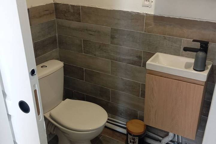 Cozy room 15 minutes from Paris-Orly with a bathroom and private terrace in Choisy-le-Roi, Val-de-Marne