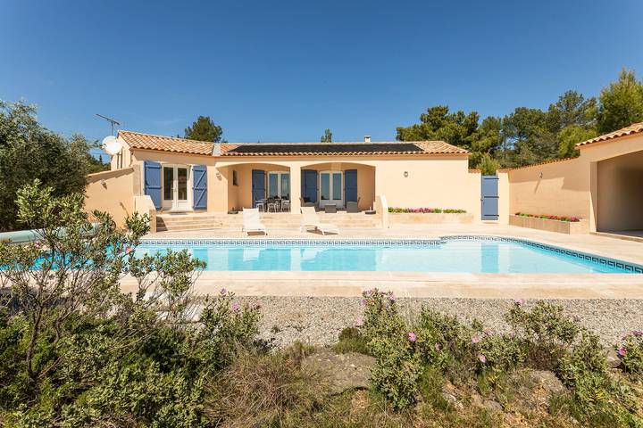 Gîte pour 6 personnes, avec Piscine à Siran