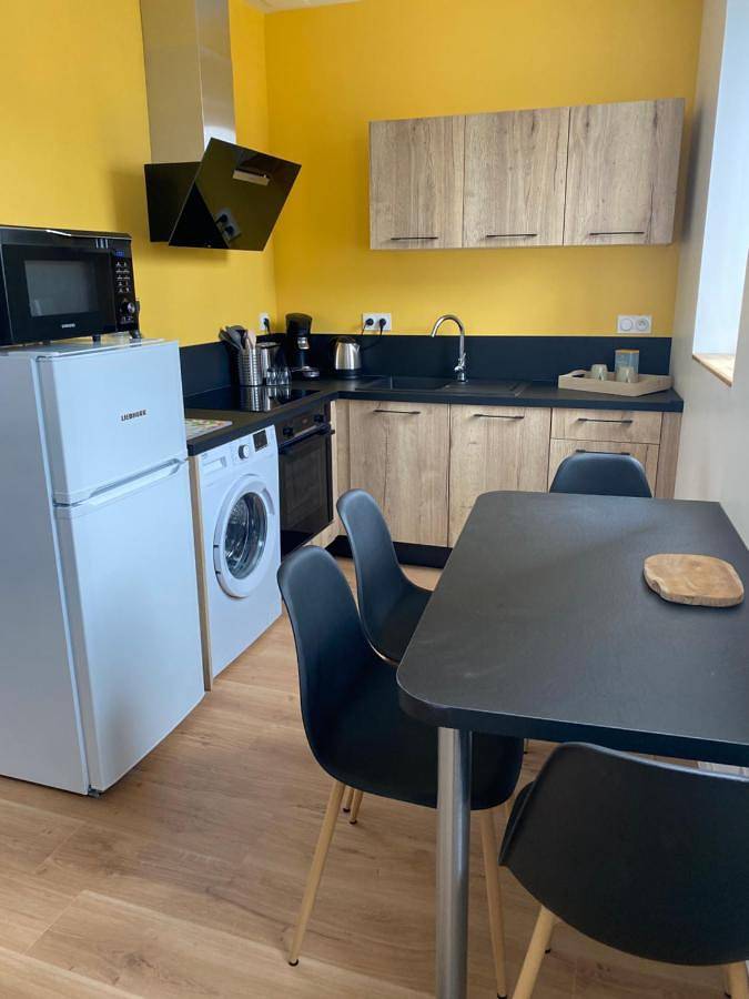 Appartement entier, Two-Bedroom Apartment in Pontorson, Région d'Avranches
