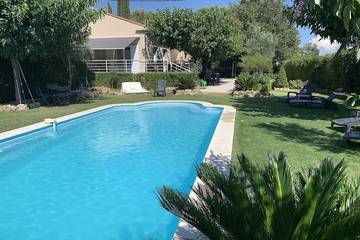 Gîte pour 6 personnes, avec jardin et terrasse à Gardanne