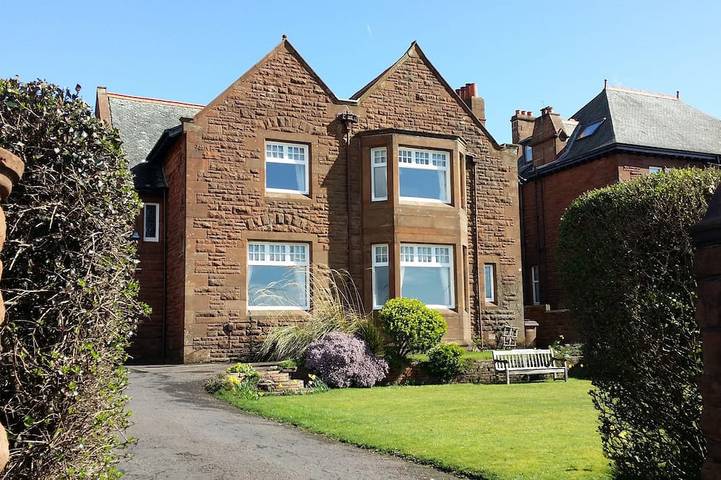 Holiday rental for 12 people, with garden and terrace in Troon