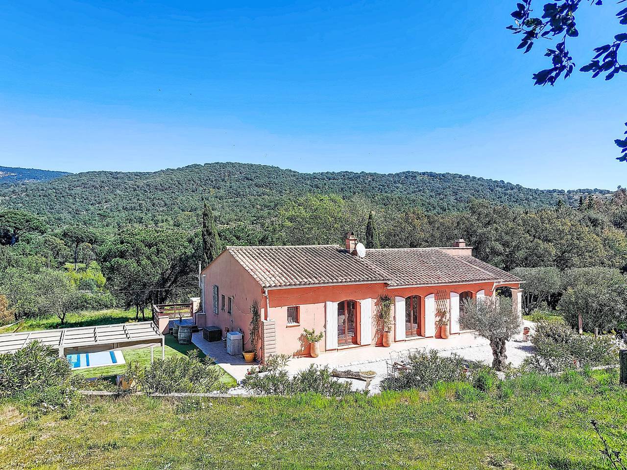 Villa Solhyllan in Plan-de-la-Tour, Costa mediterránea (Francia)