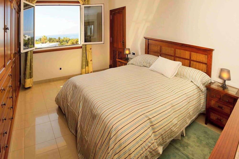 Casa Juanita by Buenavilla | Exclusive apartment with private pool in Puerto Calero, Yaiza