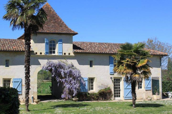Gîte pour 4 personnes, avec Terrasse et Jardin ainsi que Piscine et Vue dans les Landes
