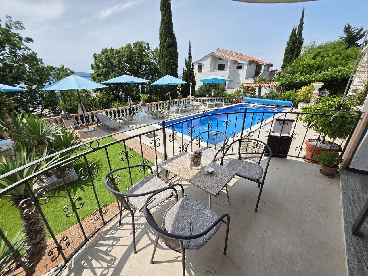 Cały apartament, Apartament wakacyjny dla 6 osób z balkon/ taras in Plaža Bribirska obala, Novi Vinodolski