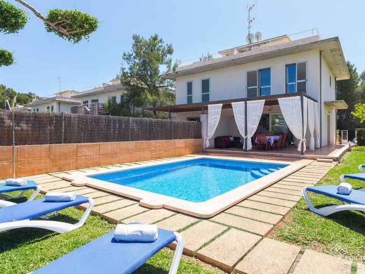 Ferienhaus für 6 Personen, mit Balkon/Terrasse und Garten sowie Pool auf Mallorca Norden - 2