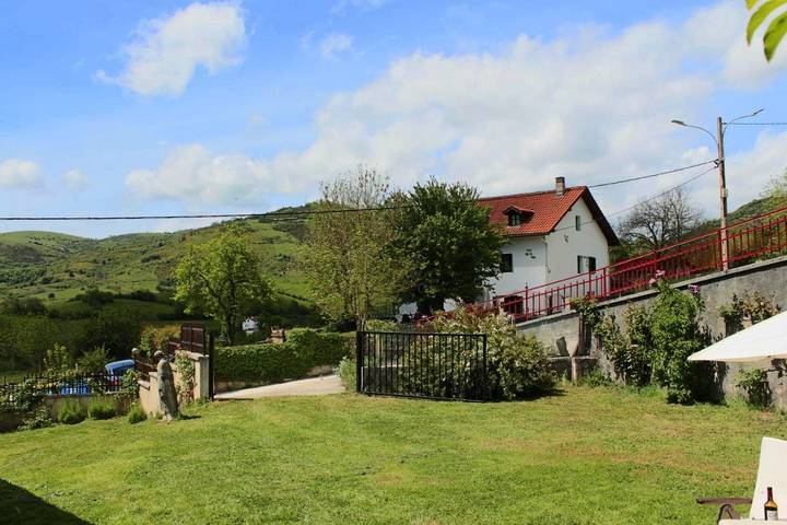 Maison de campagne pour 9 personnes, avec jardin et vue, animaux acceptés à Erro - 4