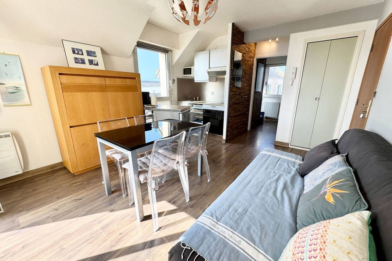 Appartement entier, Appartement idéal face mer – Tout à pied in Plage de Port Fontaine-Lomener, Ploemeur