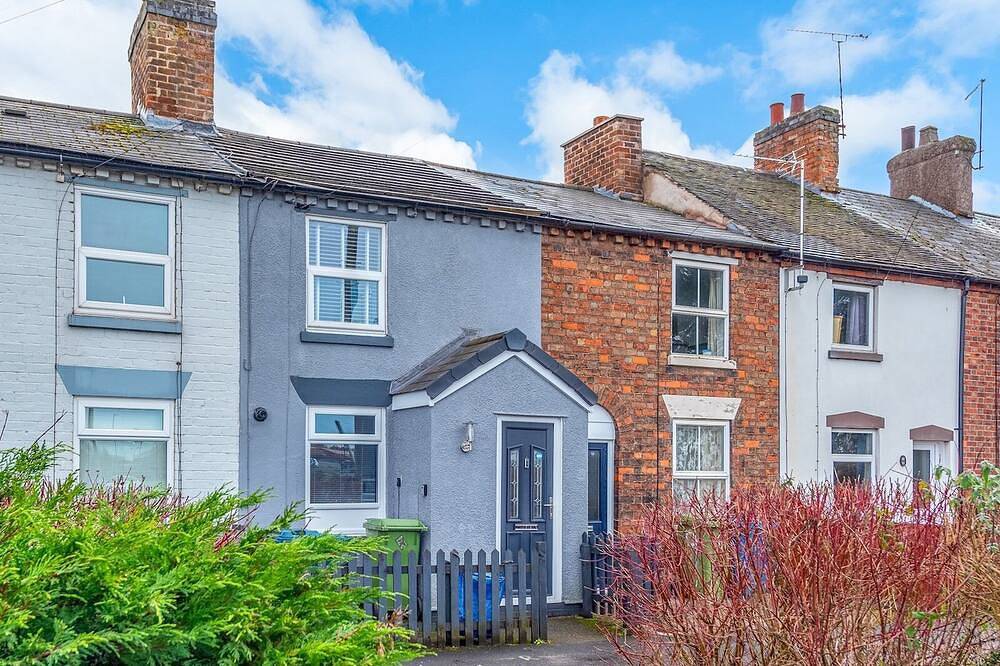 Charming 2Br Victorian Home – Perfect for 4 Guests | Pass the Keys in Stafford, Staffordshire