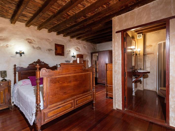 Casa de vacaciones para 2 personas, con jardín además de terraza y piscina - 1