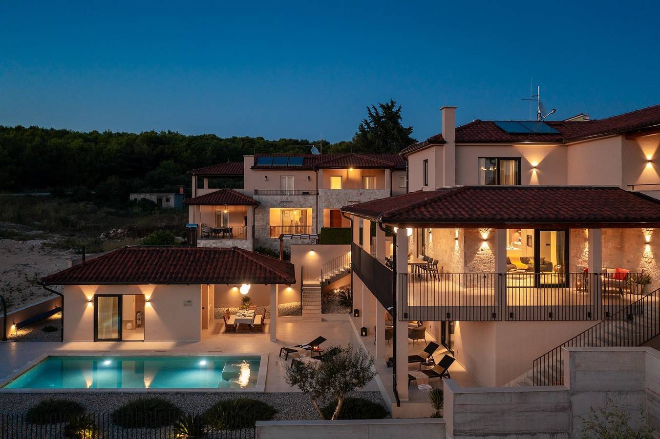 Luxury Villa Wave & San, 2 heated pools, sauna, gym, barbecue, ideal for families in Sveti Filip i jakov, Općina Sveti Filip i Jakov