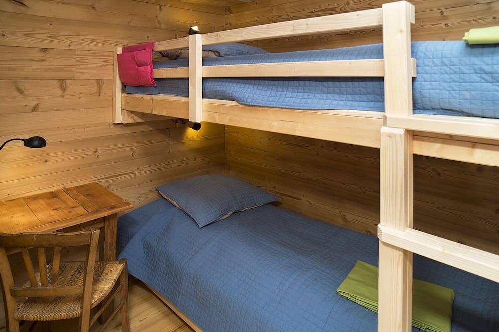 Apartamento entero, Appart 3 dormitorios 6 Pers confortables 3 * en la casa de campo Laget in Molines-en-Queyras, Queyras
