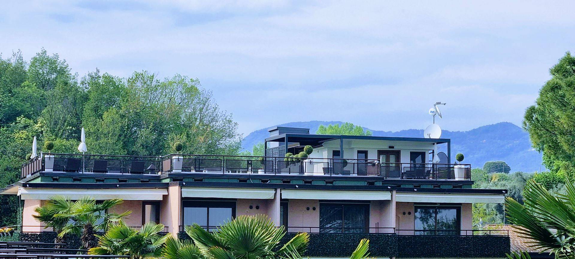 Ganze Ferienwohnung, Ferienwohnung für 2 Personen mit Garten in Spiaggia Gardiola, San Felice del Benaco