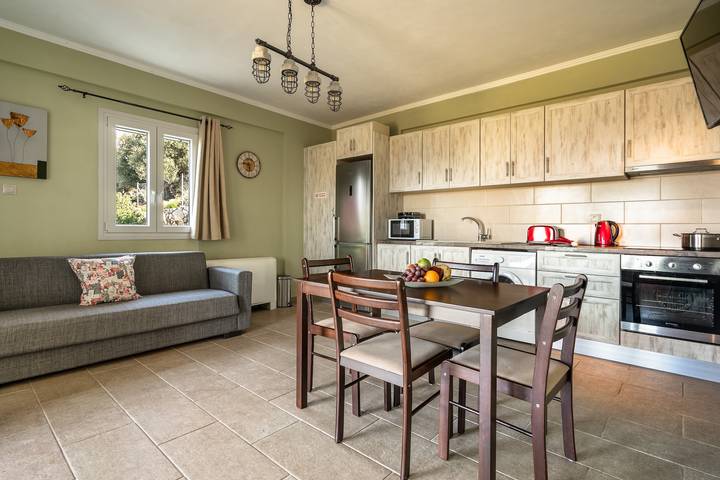 Apartment for 5 people, with garden in Kefalonia
