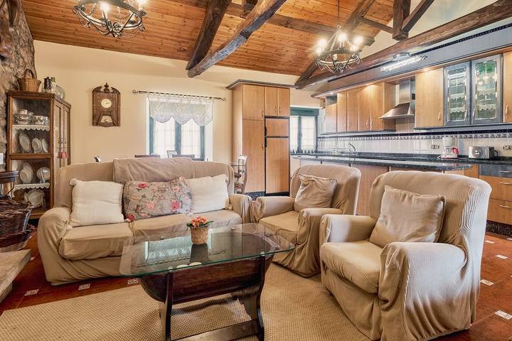 Ferienhaus 'El Corredor' mit privater Terrasse, Garten und Wlan in La Pola de Gordón, Cordillera Cantábrica
