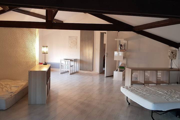 Location de vacances pour 12 personnes, avec jardin et terrasse à Chavanoz - 3