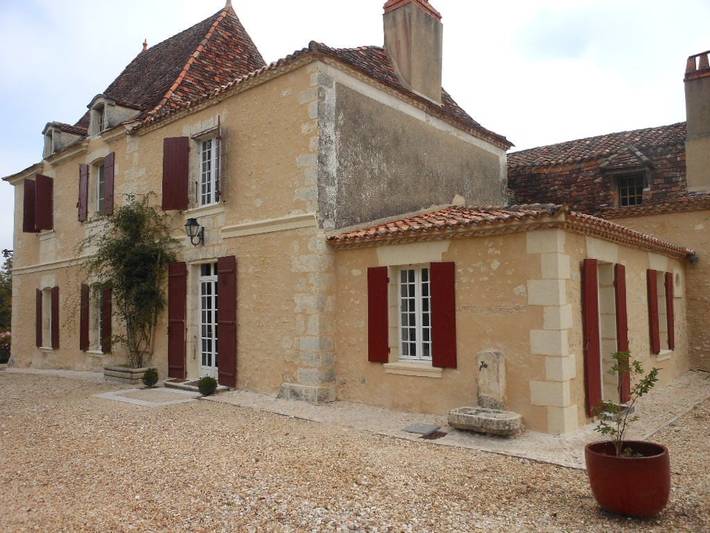 Gîte pour 23 personnes, avec jardin ainsi que terrasse et piscine, animaux acceptés - 1