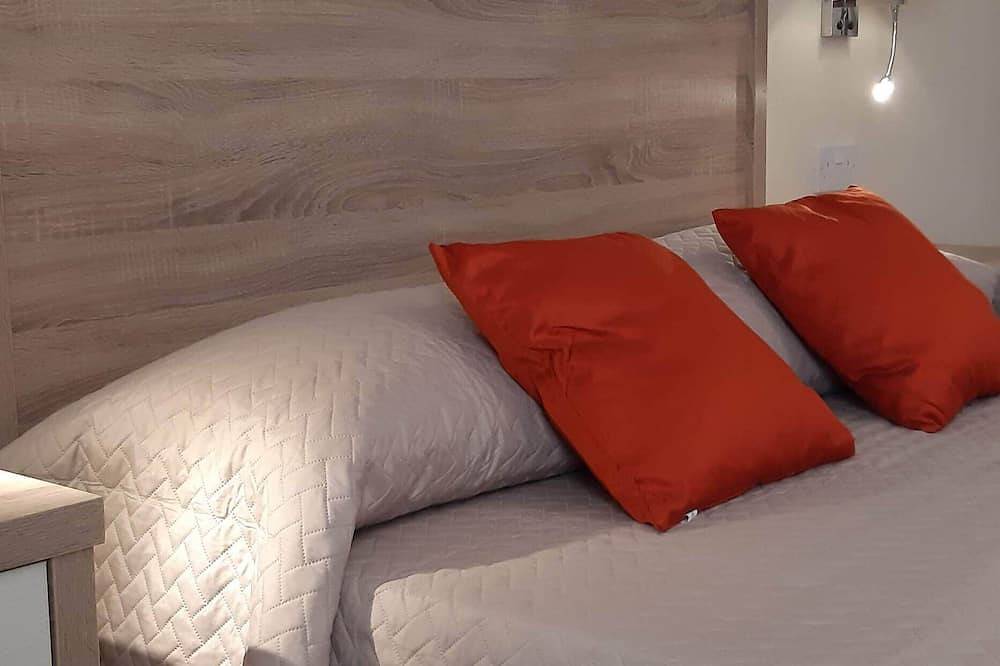 Comfortable,1 bedroom apt sleep 2/3 persons with Ac, swimming pool, & Wi-Fi. in il-Mellieha, Mellieha
