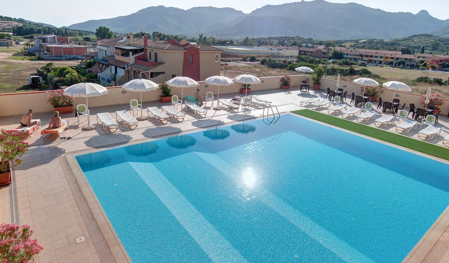 Entire apartment, Stylish Residence Le Fontane 1 Bedroom Apartment sleeps 3 in Crabonaxa/Villasimius, Villasimius