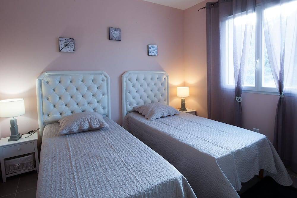 The Provence cicada in Saint-Paul-Trois-Châteaux, Nyons region