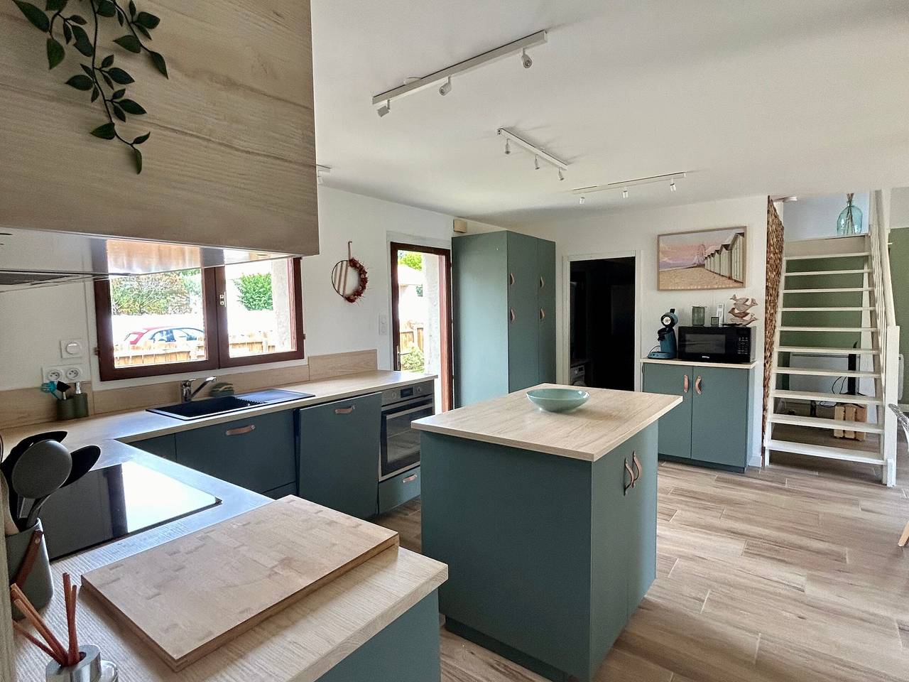 Maison Charme Proche Plage et Forêt avec Jardin, Wifi, Bbq, et Pistes Cyclables à Proximité in Saint-Jean-de-Monts, Vendée