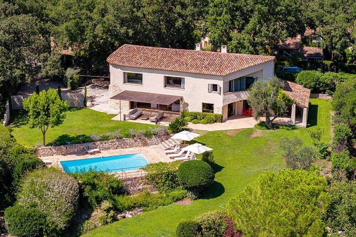 Villa pour 11 personnes, avec terrasse et jardin à Mouans-Sartoux