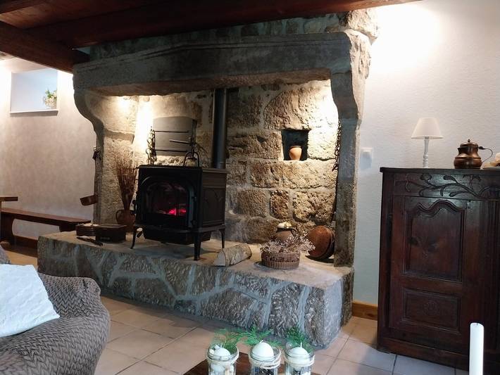 Gîte pour 5 personnes, avec jardin, animaux acceptés à Saint-Romain (Puy-de-Dôme) - 2
