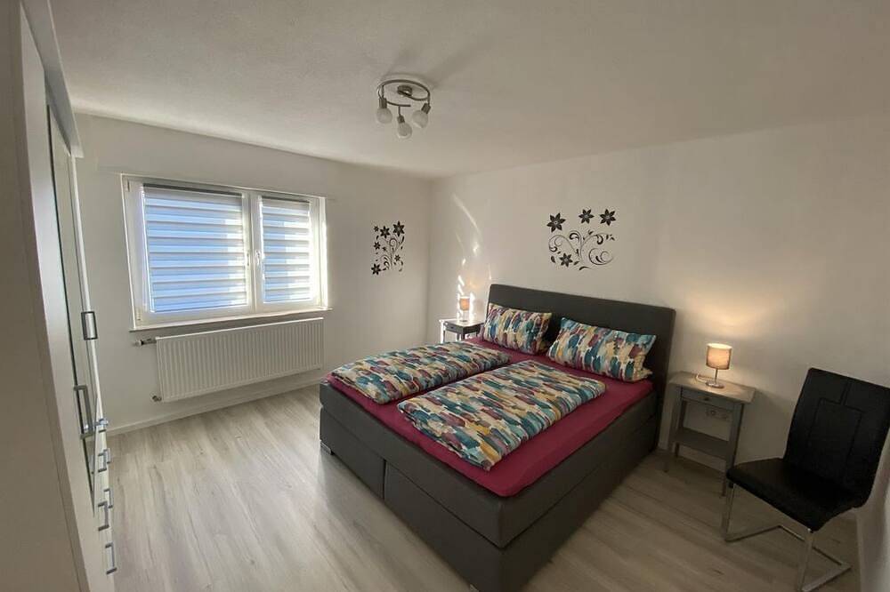 Ganze Wohnung, Ferienwohnung \"Am Knopp\" - Appartement/Fewo, Dusche und Bad, Wc, 2 Schlafräum in Pirmasens, Pfalz