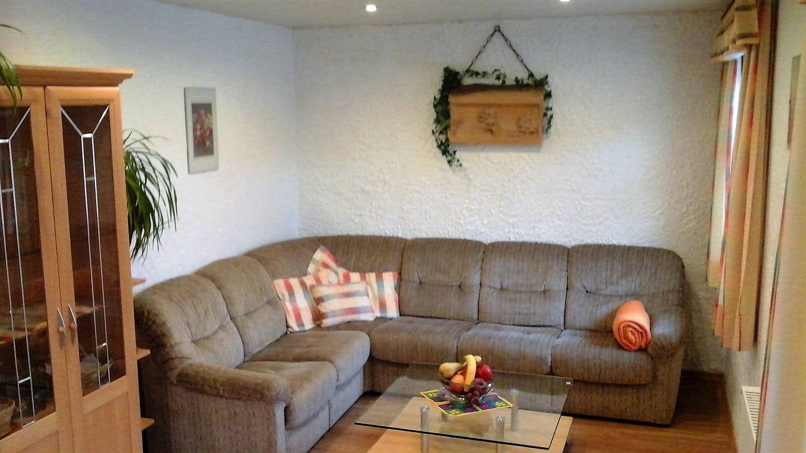 Ganze Ferienwohnung, Gästehaus Mona-Lisa - Ferienwohnung 1, Og, 65 qm, 2 - 4 Personen, 2 sep. Schlafzimmer und Balkon in Grabenstätt, Chiemsee