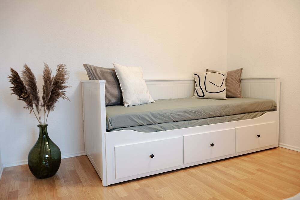 Ganze Wohnung, Altstadt Apartment, überdachter Parkplatz, Netflix, gr. Bad mit Dusche+Badewanne in Hameln, Weserbergland