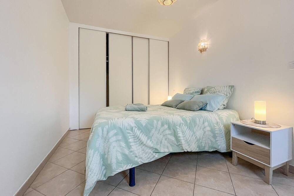 Nice home in Saint-Martin-de-Crau with Wifi in Saint-Martin-de-Crau, Arles region