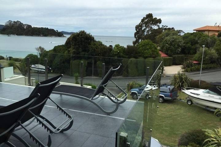 Holiday rental for 12 people, with balcony and garden in Kaiteriteri