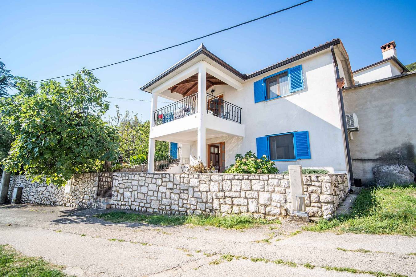 Ganze Ferienwohnung, Ferienwohnung mit Blick auf die Adria  in Ravni, Ostküste Istrien