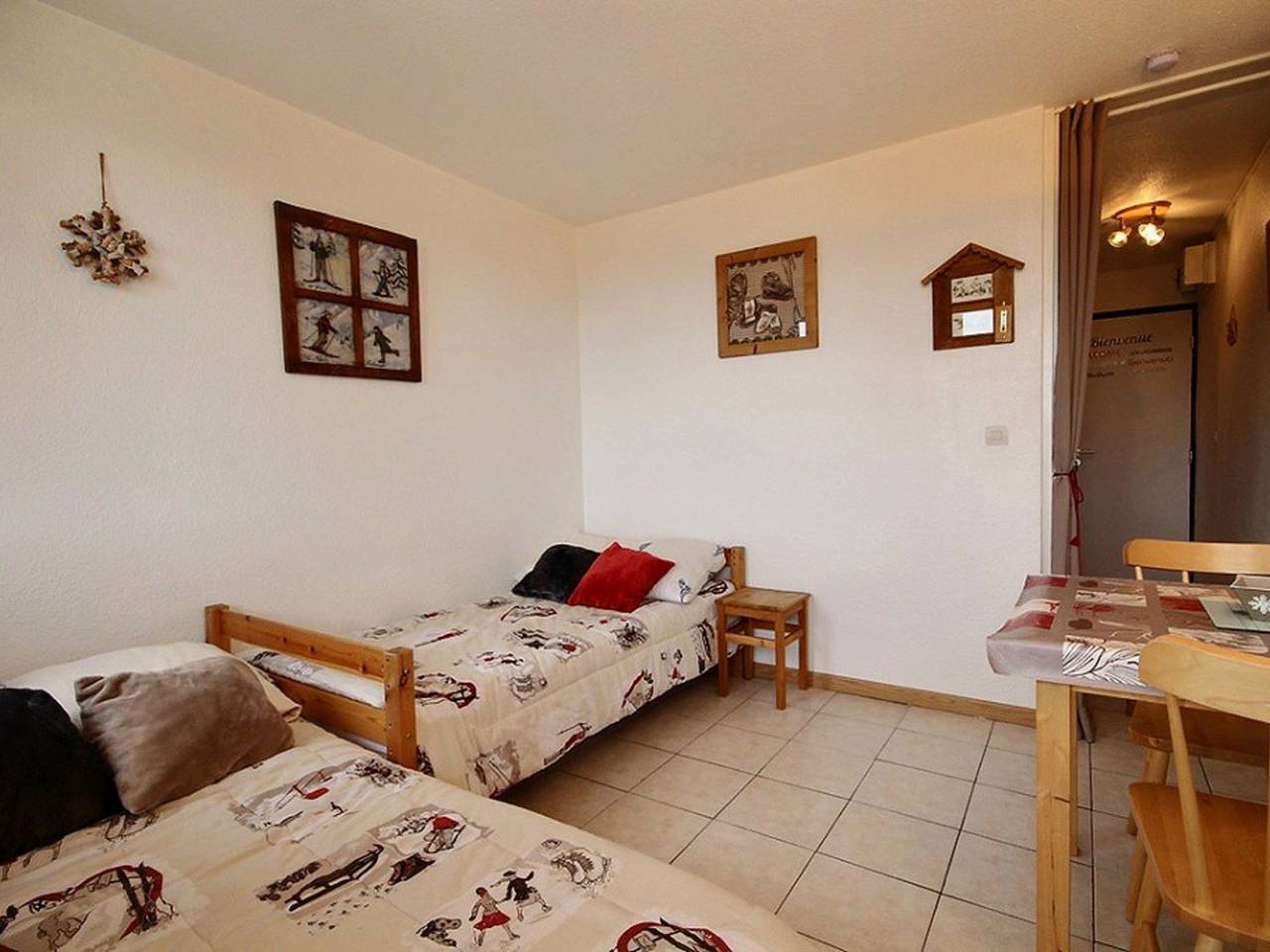 Studio entier, Studio rénové 2 pers, balcon, pied des pistes, La Plagne in Plagne Centre, La Plagne-Tarentaise