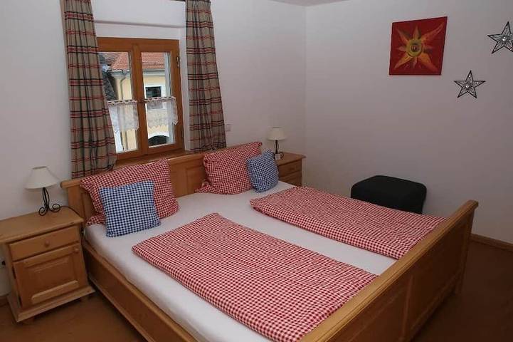 Ferienwohnung für 3 Personen, mit Garten in Neualbenreuth - 2