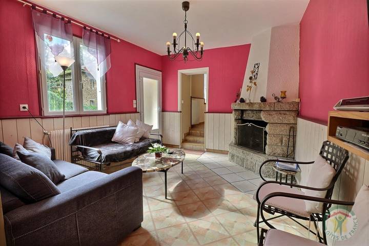 Gîte pour 8 personnes, avec terrasse et jardin, animaux acceptés dans Mayenne - 4