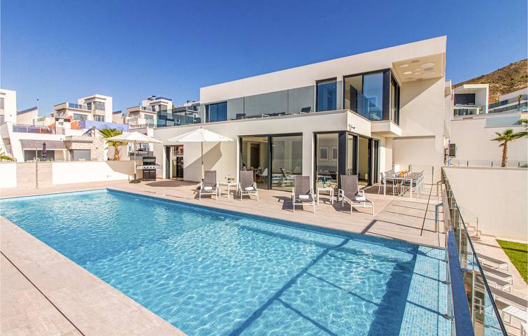 Casa de vacaciones para 11 personas, con terraza y piscina - 1