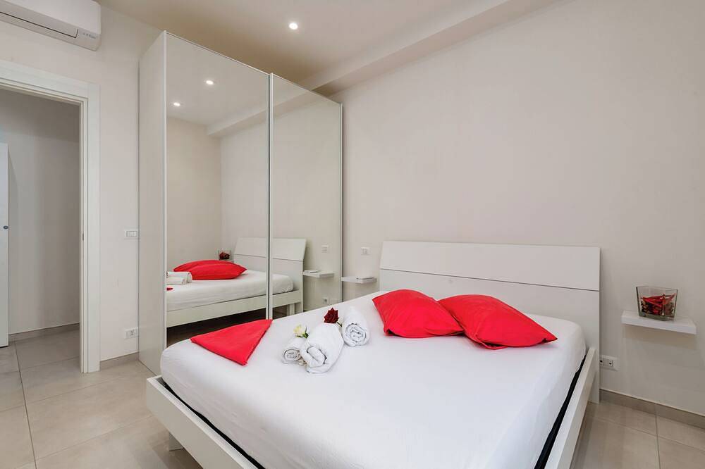 Apartamento entero, Bright and welcoming two bedrooms apartment a stone's throw from the Colosseum in Roma, Provincia de Roma
