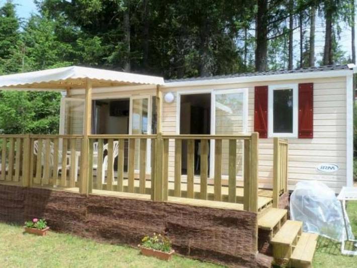 Camping pour 4 personnes, avec terrasse et vue sur le lac, animaux acceptés