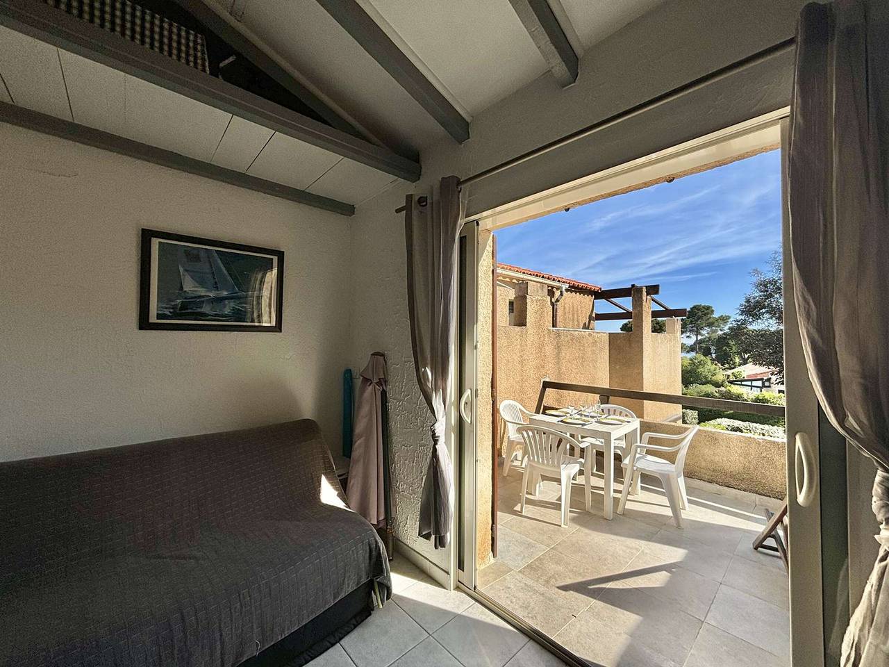 Entire apartment, Studio with Loft, Terrace 230m from Beach in Sant Ambroggio, Lumio